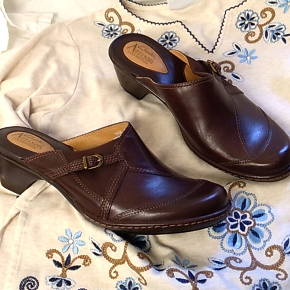 ⭐🩷👠 NWOT women's Clarks brown leather mule shoes size 8 ⭐🩷👠